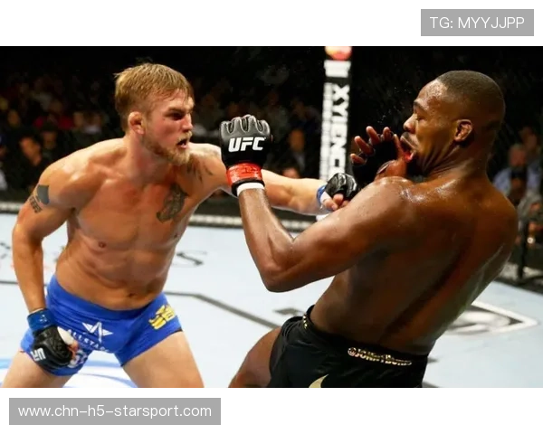 UFC铁山靠压制让对手窒息：极致力量与策略的完美结合