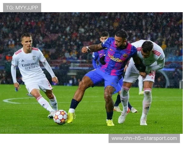 巴萨前场小范围控球训练：精细化技战术的极致演绎