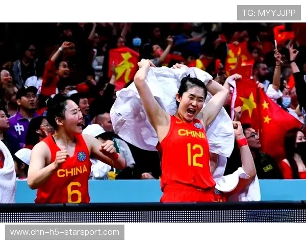 女篮姑娘的微笑是中国的荣耀，女篮姑娘的微笑是中国的荣耀对吗